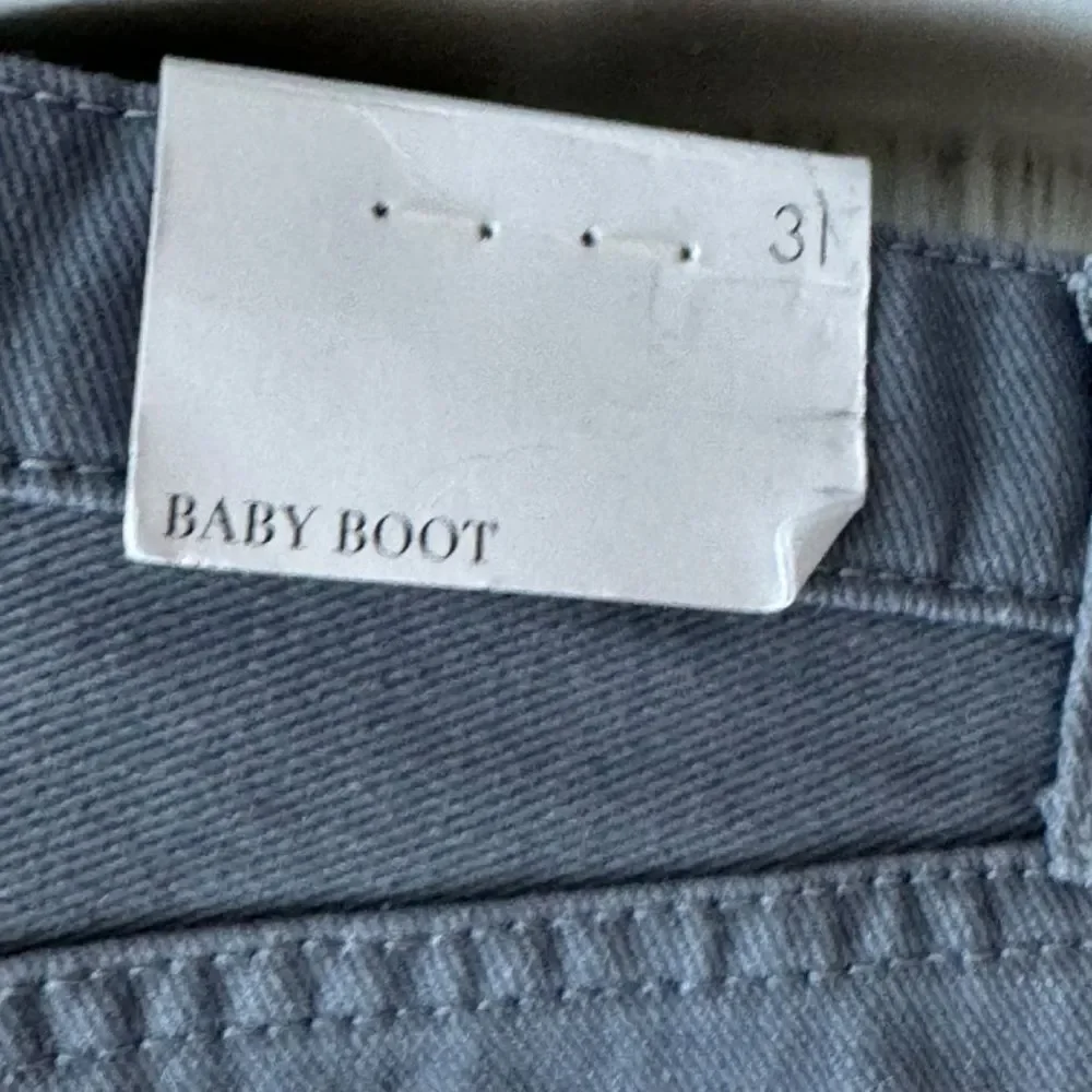 WeWoreWhat NWT Grey Baby Boot High Rise Boot Cut Jeans Sz 31‎
